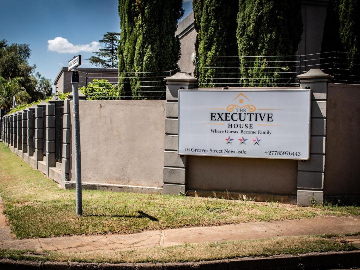 The Executive House Newcastle Exterior foto